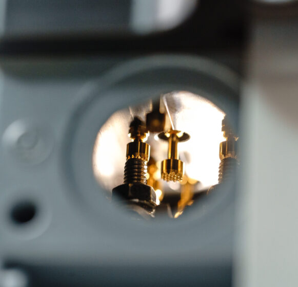 DR63 Prüfadapter mit gehäuseübergreifender Befestigung für spezielle Motorenprüfaufbauten