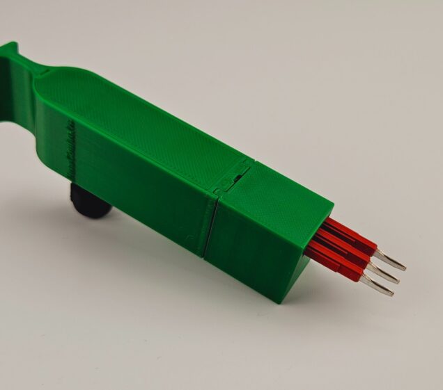 HV Prüfadapter zur schnellen und sicheren Kontaktierung von Reihenklemmen